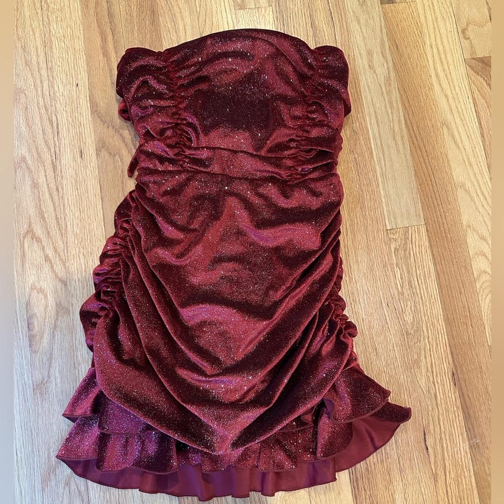 Lucy In The Sky Rosemary Velvet Glitter Ruched Bodycon Dress in Burgundy